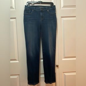 Chico’s Platinum Boyfriend Ankle Jean size 0 = 4 reg 30.5” Inseam, Blue Rinse